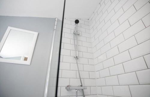 Elegantly 2-Bedroom in Ashington, Sleeps 3 - Photo 21