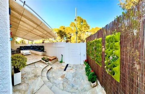 Nanda House - Photo 1