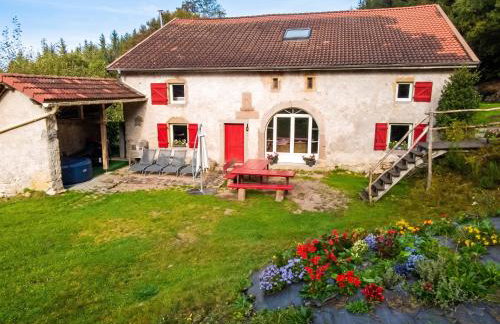 Maison spacieuse à Arrentès-de-Corcieux avec jacuzzi - Photo 1