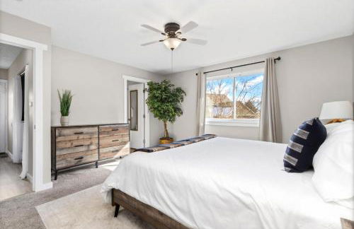 Chimney Park Retreat King Suite and Fenced Yard - Foto 4