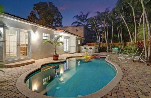 Chic Victoria Park Villa with Heated Pool and Spa - Foto 24