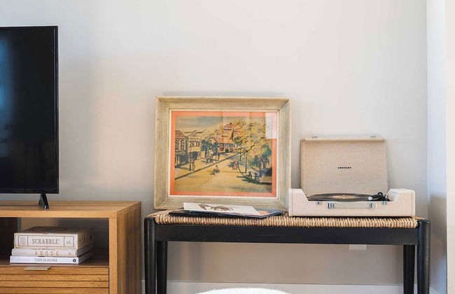 Shelton & Urban by Avantstay Sleeps 20! 2 Unit Buyout! Spacious Design - Photo 11