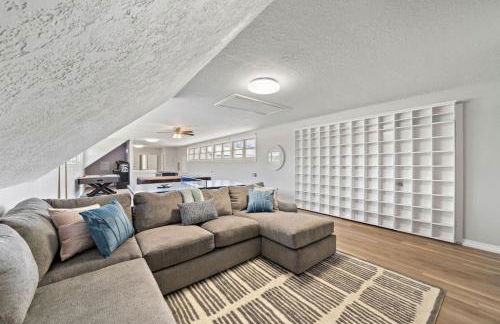 Sprawling estate with private pool and game room and guest house - Foto 7