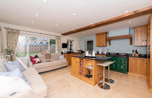 Luxurious Country House with Cinema Games Room - Pass the Keys - Photo 6