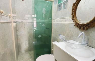 Casa com Piscina em Cabeçudas , 80 metros da Praia - Foto 12