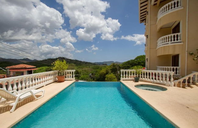 Birds-eye view of the ocean in nicely priced unit on top floor in Flamingo - Photo 17