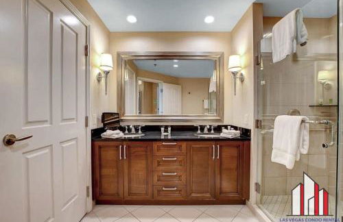 MGM Signature-32-607 F1 Track & Strip View Balcony - Foto 34