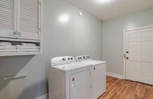 Dauphin District Darling #1-Downtown, Restaurants - Foto 31