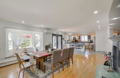 Lake Carmel Access Waterfront Home with Deck! - Foto 7