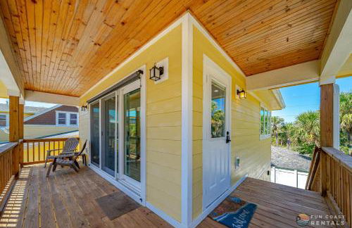 Dog Friendly Loft STEPS from Beach with Gas Barbecue Grill and Upstairs Deck! - Foto 9