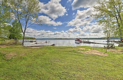 Lakefront Gloversville Home with Beach and Dock! - Foto 2