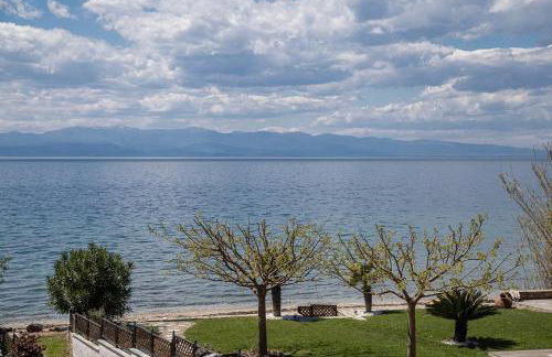 ILOI’s Villa in peaceful Village w. Private Beach - Photo 52