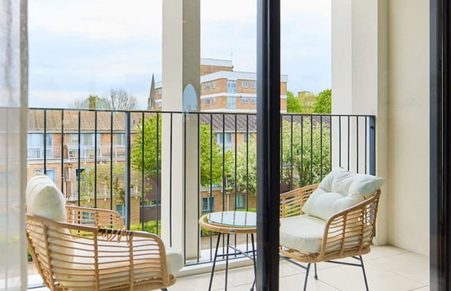 The Brondesbury Hideaway - Stylish 3bdr Flat With Balcony Parking - Foto 4