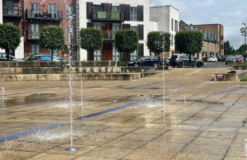 Luxury 2 Bedroom Northampton Townhouse with Balcony - Foto 2