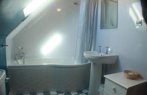 Comfortable detached 4 bedroomed holiday home - Foto 25