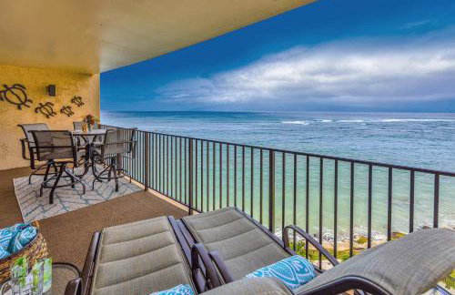 Oceanfront Modern Coastal Remodel - Serene Sunsets & Relaxation on Large Lanai - Foto 1