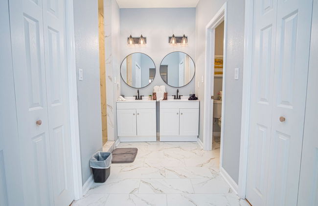 Downtown Dream Home Spacious 4br/2ba Sleeps 12! - Foto 20