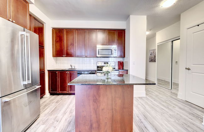 Grand Royal Condos -Mississauga SQ One - Photo 11