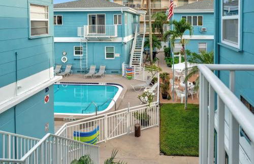 Quiet Corner Suite Heated Pool & 2 mins 2 beach - Foto 2