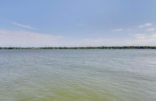 Lakefront Home with Rooftop Deck, Grill, Games! - Photo 14