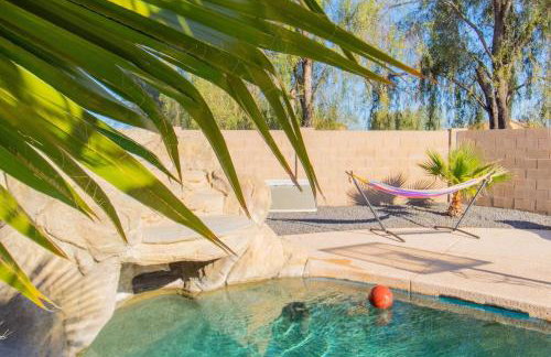 Heated Pool • Mini Golf • Huge Backyard • King Bed - Foto 48