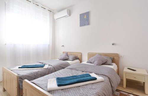 Holidayhouse Alirio with heated pool. - Foto 45