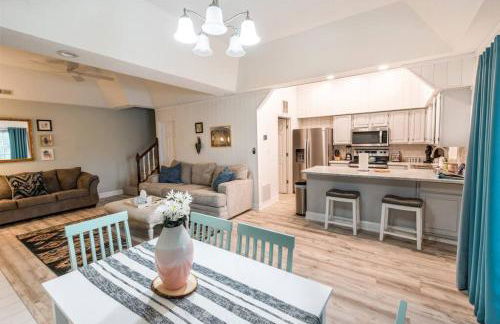 Serene Duplex Lakefront Retreat: sleeps up to 20 - Foto 8