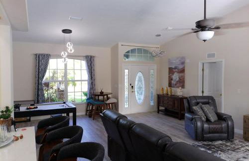 Villa Varona Resort, Heated Pool, Ping-Pong, Pool Table, Fire Pit and Pergola - Foto 19