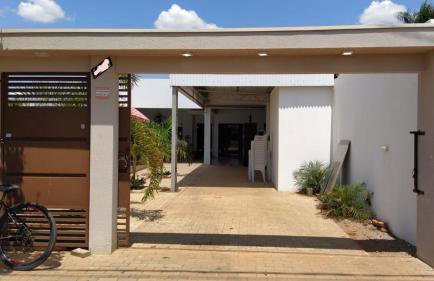 Check-in AUTÔNOMO e Privacidade em Hidro, piscina, casa, garagem até 2, até 3 quartos e 3 ar, 2 banheiros, churrasqueira, máquina de lavar roupas, roupa de cama, todos privativos, insira valor 3 hóspedes e abrimos 2 quartos, já 5 hóspedes usam 3Q - Foto 21