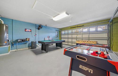 Stunning 4-bedroom Villa w/ Pool - Close to Disney Parks and Gulf Courses! - Photo 47