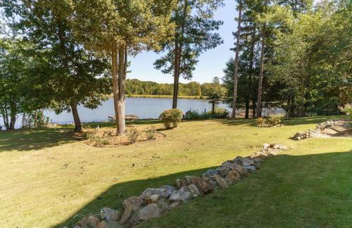 Relaxing Retreat with 55-Inch TV and Lake Views - Foto 24