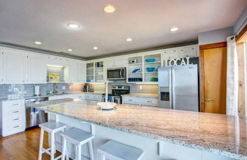 Cedar Creek Lakefront Vacation Rental with Pool - Foto 8