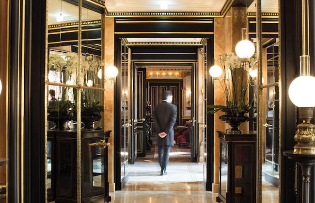 La Reserve Paris Hotel and Spa - Photo 6