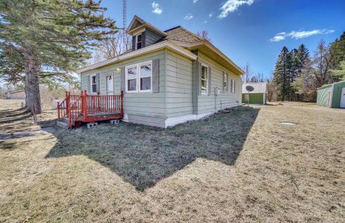 All-Season Seney Home with Private Yard and Fire Pit! - Foto 24