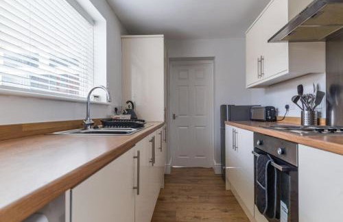 East House-Sleeps 5-Pet friendly-Garden-Parking - Foto 4