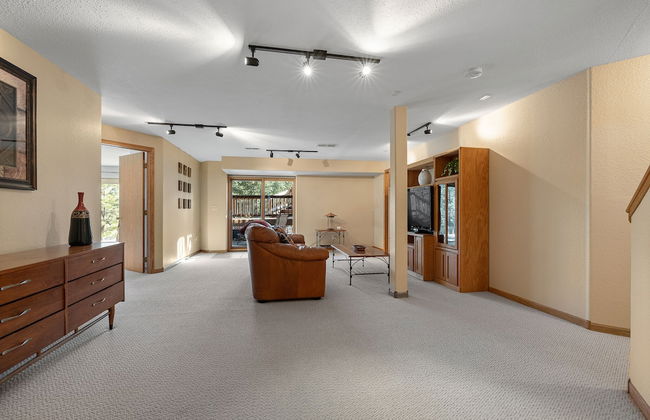 Peaceful Pines 5 BR Home with Jacuzzi - Foto 14