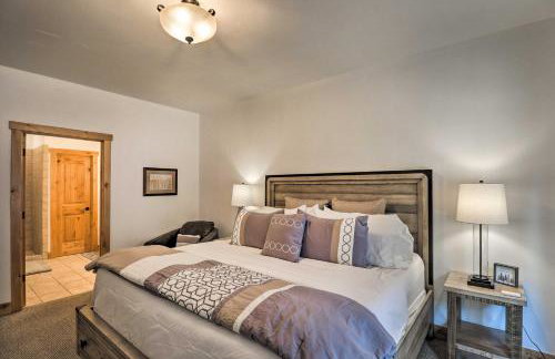 Flathead Lake Getaway with Balcony, Fireplace! - Foto 15