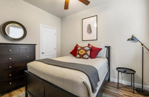 Mountain Peaks Getaway 4BR4BA Pet-Friendly Central AC Near Downtown Trails - Foto 16