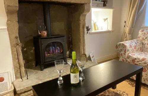 Carr’s cottage Eyam Peak District, - Photo 17