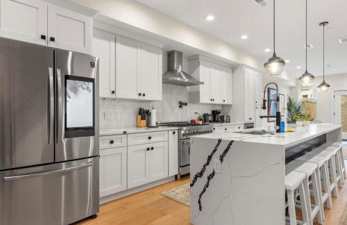 Central DC 5-BR Townhome - Walk to METRO-rail - Foto 7