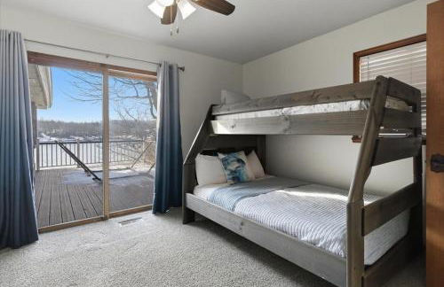 Lakefront Home w/ Private Dock, Slip, Kayaks & Paddleboards at the 7mm - Foto 8