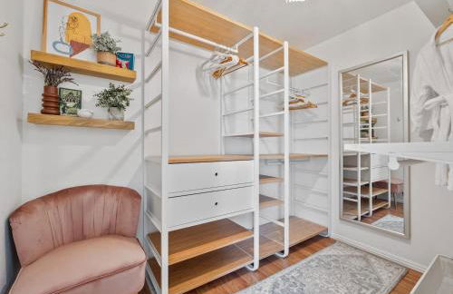 Luxe OB Home, Walk to Beach, Sauna, and Backyard - Photo 27