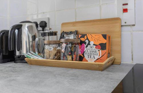 Stylish 1-Bed Luxury Retreat - Photo 20