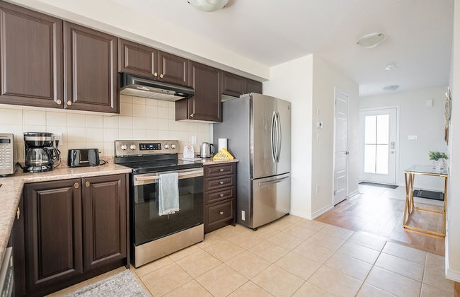 New 3BR Townhouse, Minutes to Niagara Falls and Brock University by GLOBALSTAY - Foto 17