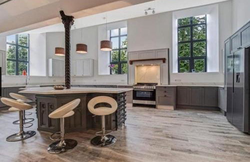 East Church House, Unique 9 bedroom Church, Historic Market Town. - Foto 8