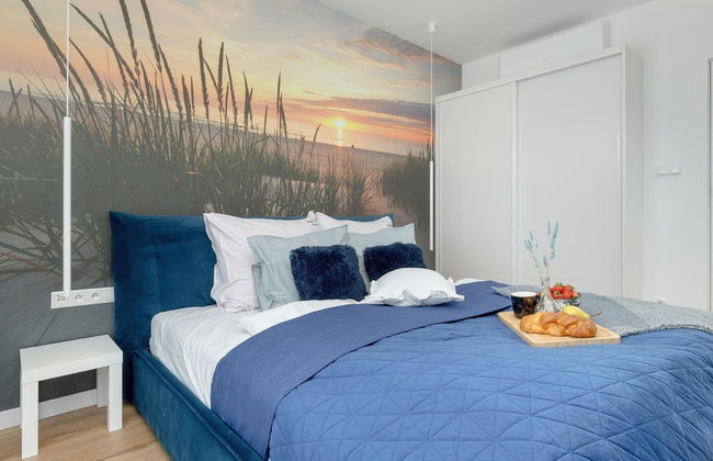 Apartment Overlooking the River, Pool, Dziwnow - Photo 2