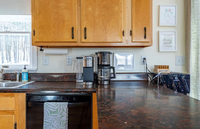 Ski Hike Lodge 5BR w Fire Pit Cozy Spaces - Foto 25