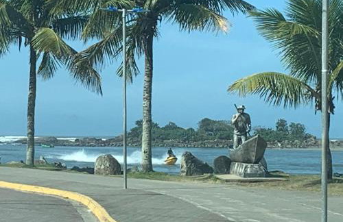 Casa para até 10 pessoas com 2 banheiros, 1 quente - Foto 5