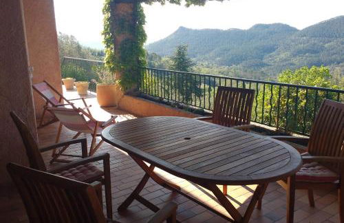 3-bedroom house with view - Foto 1