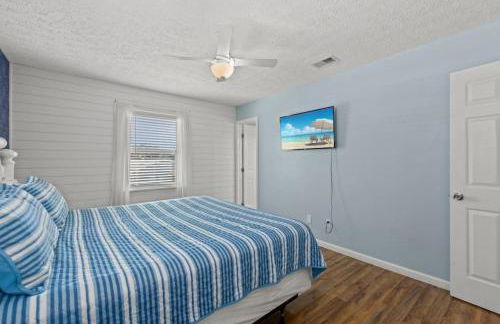 Anchors Away - Private Pool, Seasonal Hot Tub, Game Room, Walk to Beach, Pets OK - Photo 17